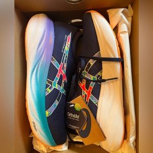 ASICS Gel-Nimbus 25 Lite—Show